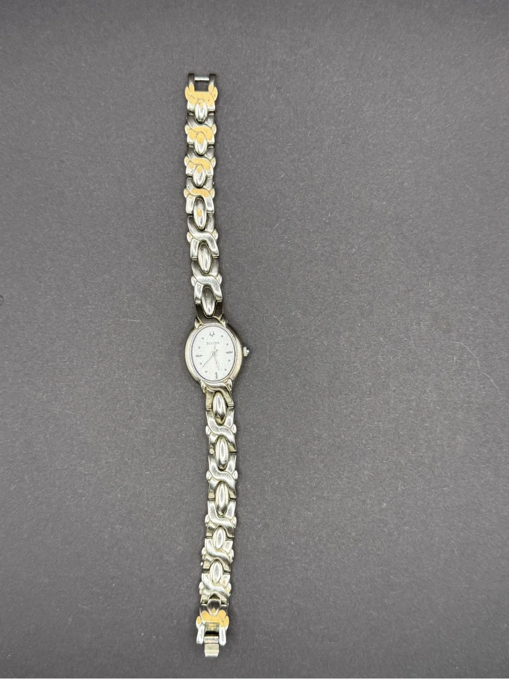 Vintage Bulova Women’s Oval Quartz Watch Silver Tone Link Bracelet
